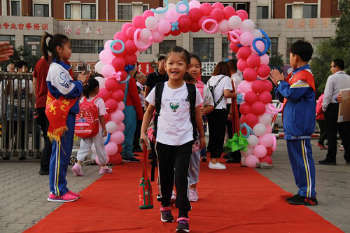 棋盘井第一小学和棋盘井第三小学“迎新生入学仪式”现场